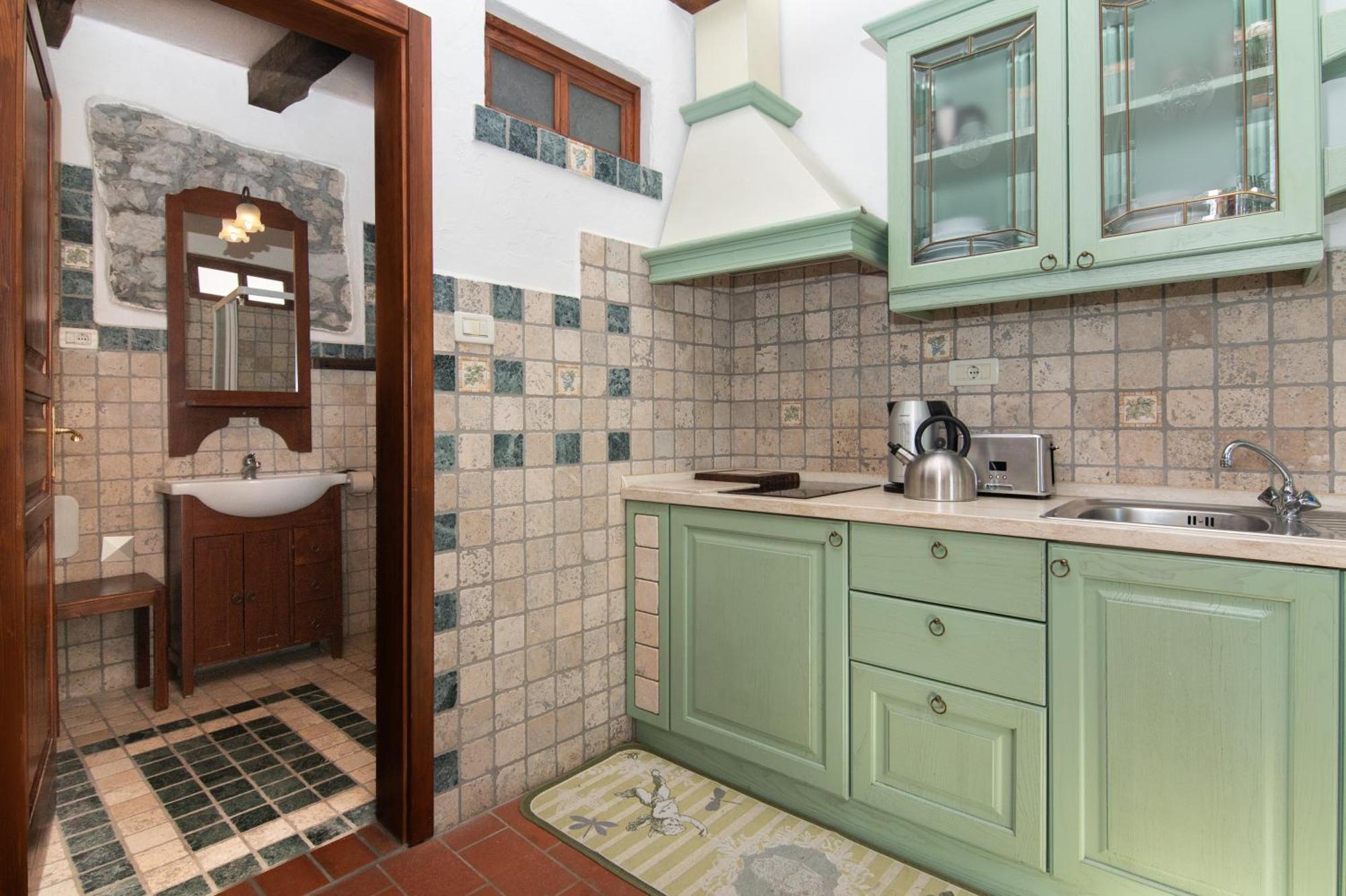 Apartments Valentinus 1800 Sezana Bagian luar foto